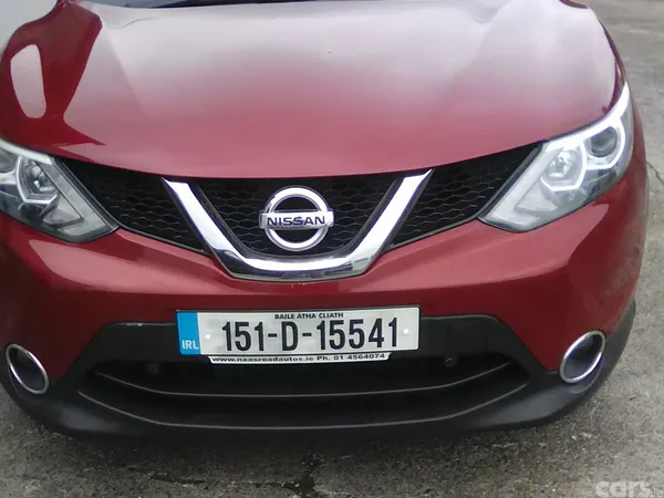 Nissan Qashqai Hatchback, Diesel, 2015, Red