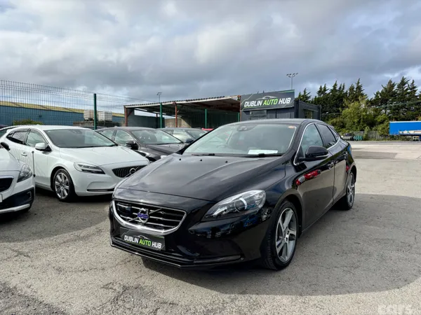 Volvo V40 Hatchback, Diesel, 2015, Black