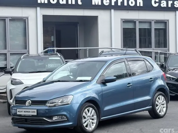 Volkswagen Polo Hatchback, Petrol, 2017, Blue