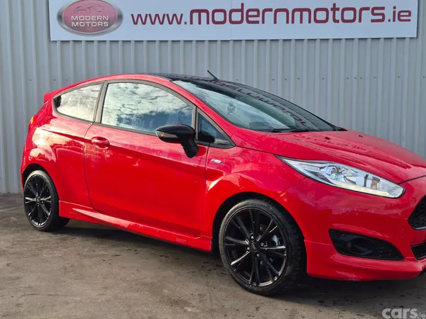 Ford Fiesta Hatchback, Petrol, 2016, Red