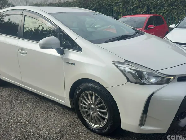 Toyota Prius Estate, Petrol Hybrid, 2016, White