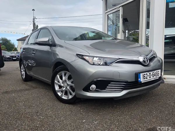 Toyota Auris Hatchback, Petrol, 2016, Grey