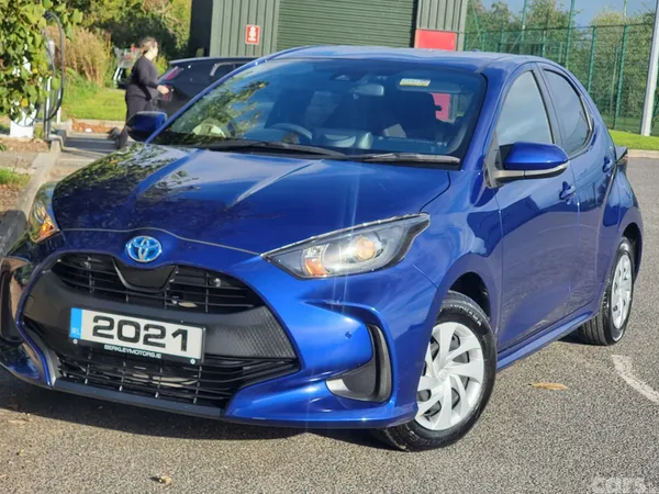 Toyota Yaris Hatchback, Petrol Hybrid, 2021, Blue