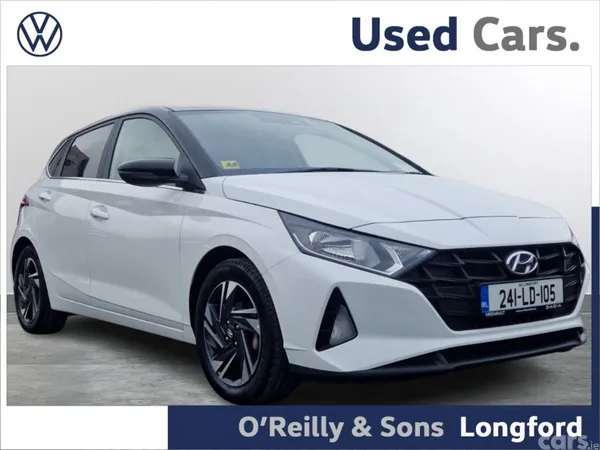 Hyundai i20 Hatchback, Petrol, 2024, White