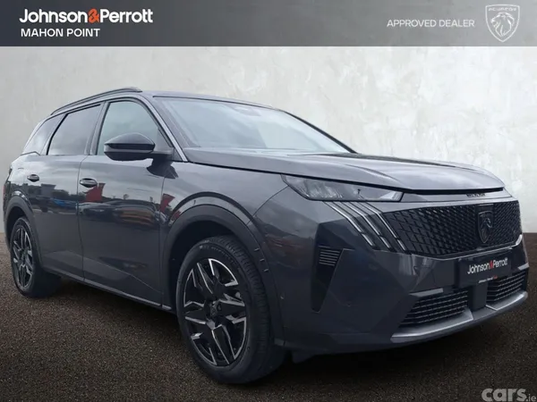Peugeot 5008 MPV, Petrol, 2026, Grey