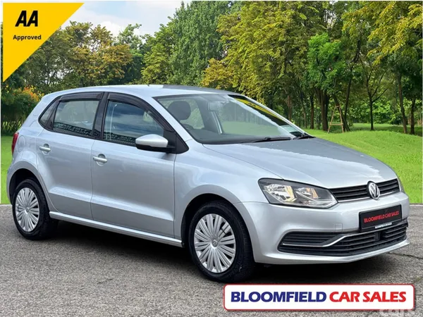 Volkswagen Polo Hatchback, Petrol, 2015, Silver