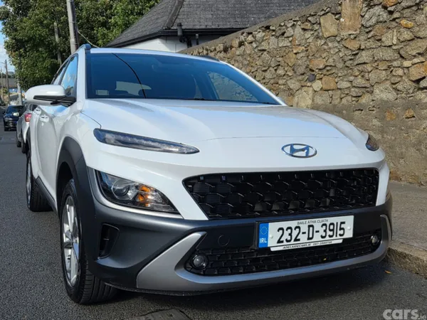 Hyundai KONA MPV, Petrol, 2023, White