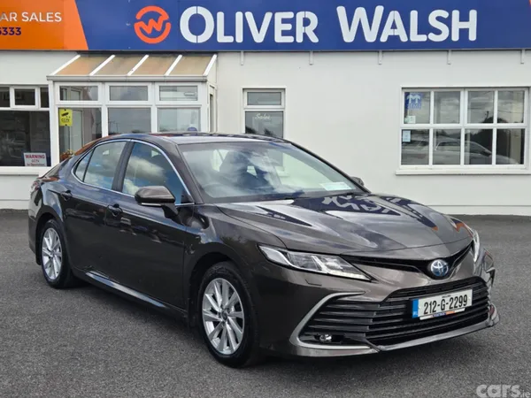 Toyota Camry Saloon, Petrol Hybrid, 2021, Grey