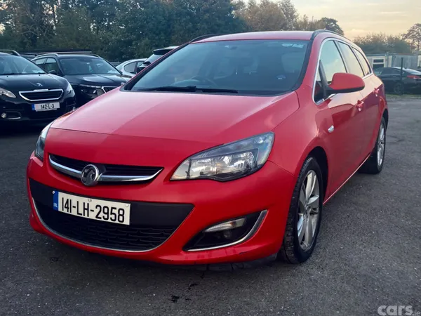 Opel Astra Estate, Diesel, 2014, Red
