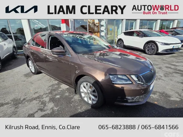 Skoda Octavia Hatchback, Petrol, 2020, Brown
