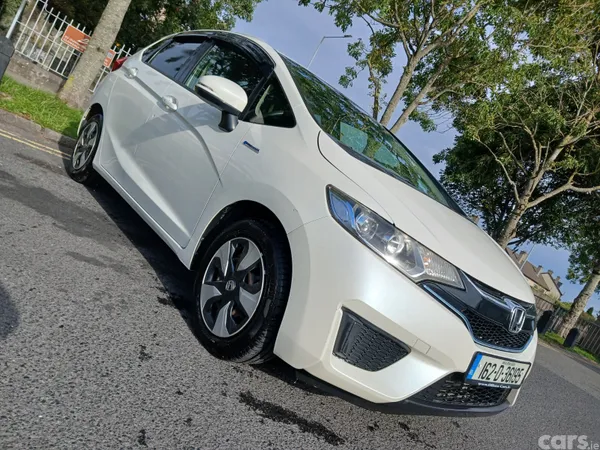 Honda Fit Hatchback, Petrol Hybrid, 2016, White