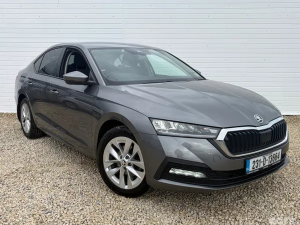 Skoda Octavia Hatchback, Diesel, 2023, Grey