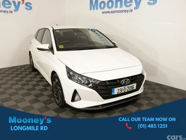 Hyundai i20 Hatchback, Petrol, 2023, White
