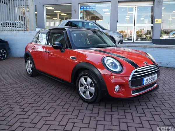 Mini Cooper Hatchback, Petrol, 2019, Red