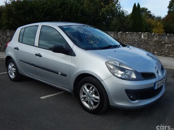 Renault Clio Hatchback, Petrol, 2006, Silver