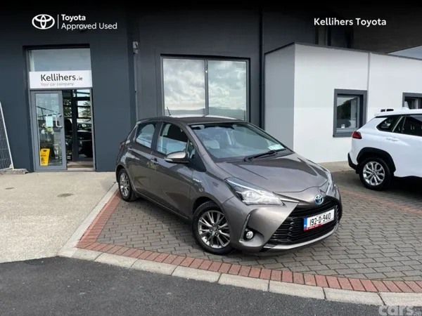 Toyota Yaris Hatchback, Petrol Hybrid, 2019, Grey