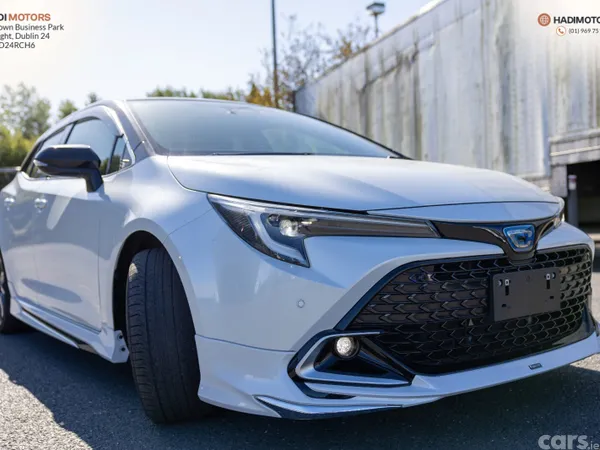 Toyota Corolla Hatchback, Petrol Hybrid, 2023, White