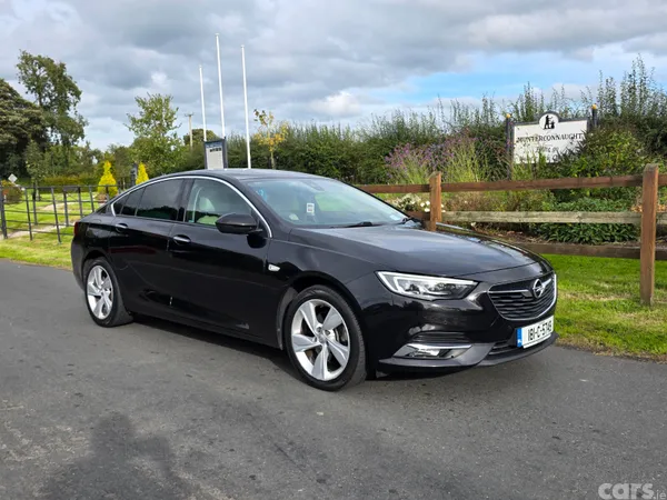 Opel Insignia Hatchback, Diesel, 2018, Black