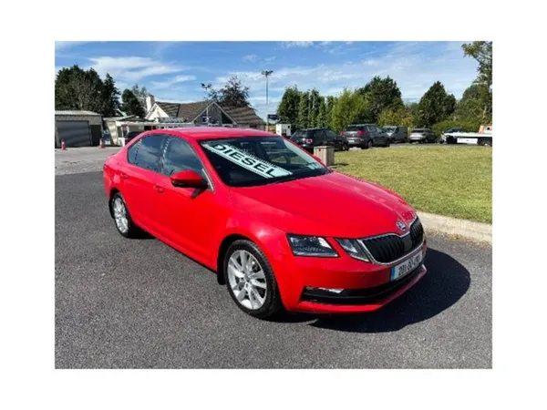 Skoda Octavia Hatchback, Diesel, 2020, Red