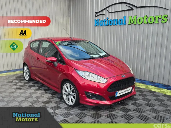 Ford Fiesta Hatchback, Petrol, 2015, Red