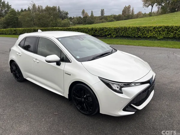 Toyota Corolla Hatchback, Petrol Hybrid, 2018, White
