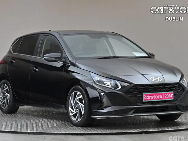 Hyundai i20 Hatchback, Petrol, 2024, Black