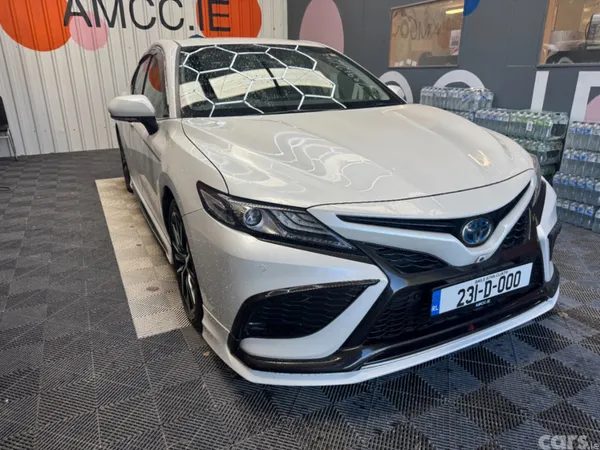 Toyota Camry Saloon, Petrol, 2023, White