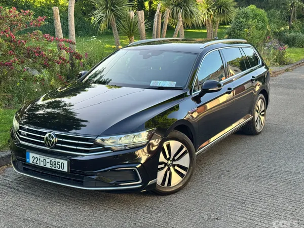Volkswagen Passat Estate, Petrol Plug-in Hybrid, 2022, Black