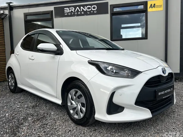 Toyota Yaris Hatchback, Petrol Hybrid, 2021, White