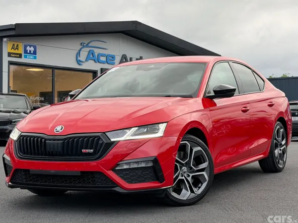 Skoda Octavia Hatchback, Petrol Hybrid, 2021, Red