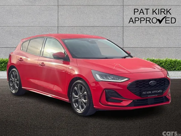 Ford Focus Hatchback, Petrol, 2023, Red