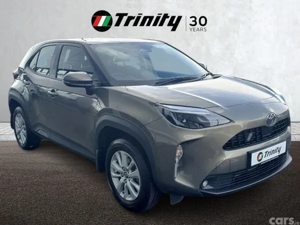 Toyota Yaris Cross Hatchback, Petrol Hybrid, 2025, Green