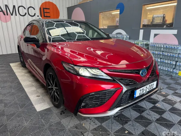 Toyota Camry Saloon, Petrol, 2023, Red