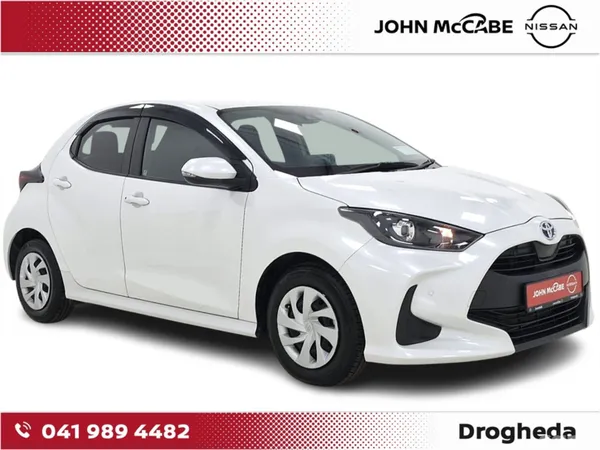 Toyota Yaris Hatchback, Petrol Hybrid, 2023, White