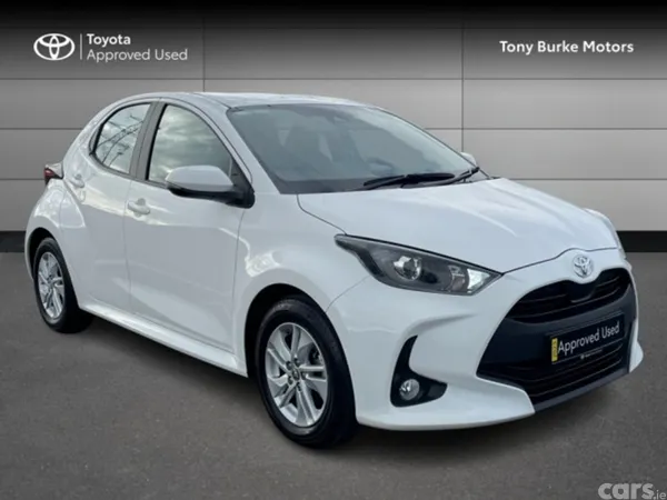 Toyota Yaris Hatchback, Petrol, 2023, White