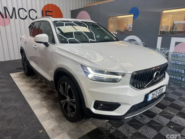 Volvo XC40 SUV, Petrol Hybrid, 2021, White