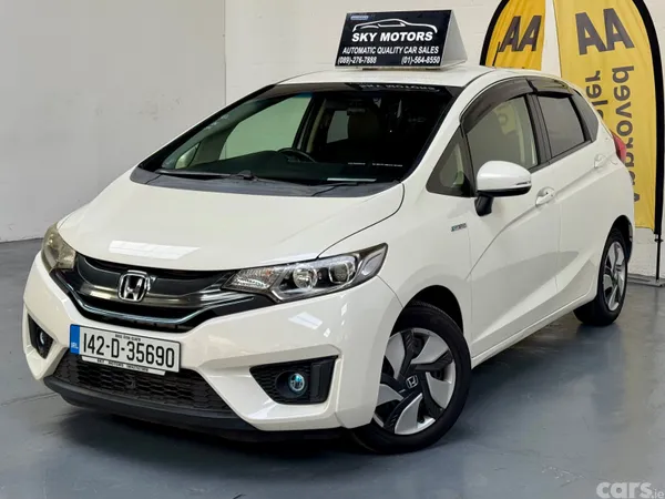 Honda Fit Hatchback, Petrol Hybrid, 2014, White
