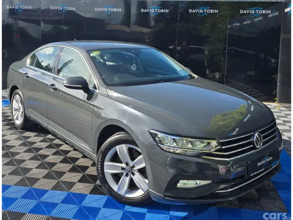 Volkswagen Passat Saloon, Diesel, 2020, Grey