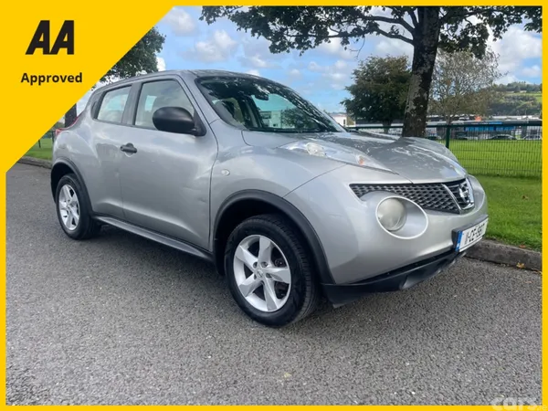 Nissan Juke Hatchback, Petrol, 2011, Silver