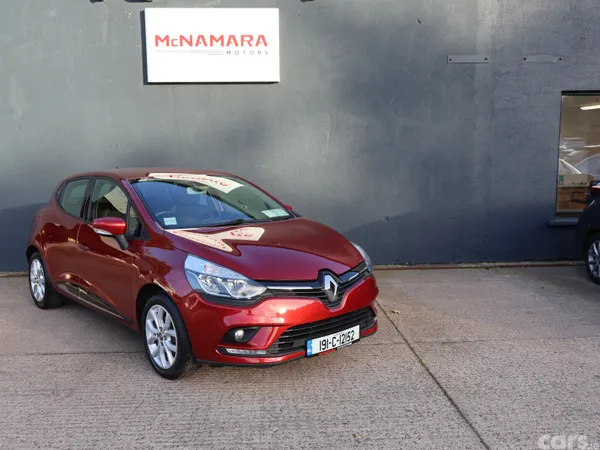 Renault Clio Hatchback, Petrol, 2019, Red