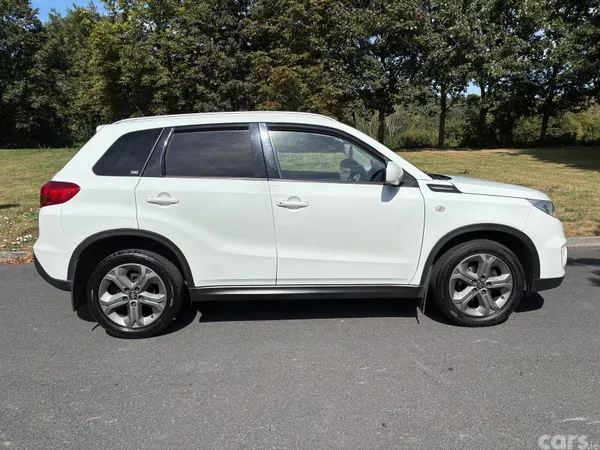 Suzuki Vitara SUV, Diesel, 2017, White