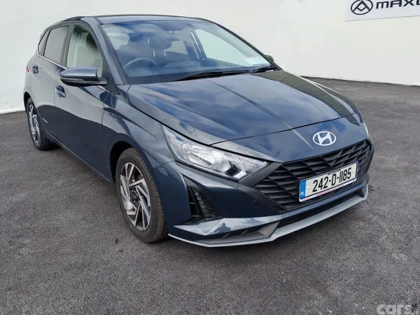 Hyundai i20 Hatchback, Petrol, 2024, Grey