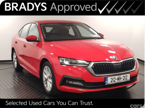 Skoda Octavia Hatchback, Petrol, 2021, Red