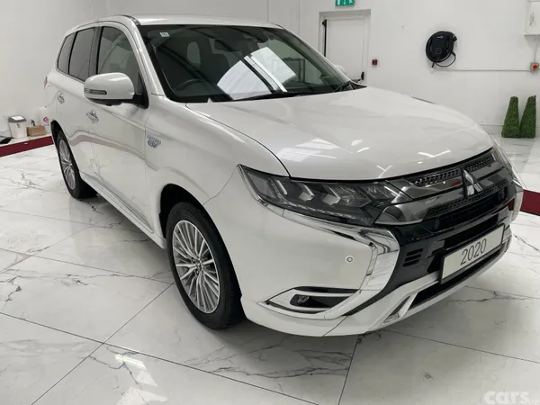 Mitsubishi Outlander Estate, Petrol Plug-in Hybrid, 2020, White