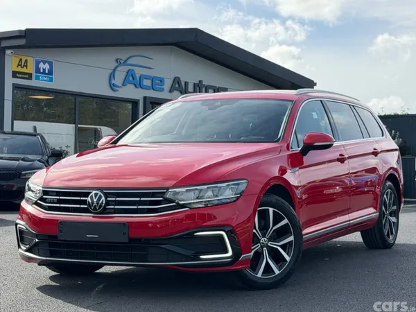 Volkswagen Passat Estate, Petrol Hybrid, 2022, Red