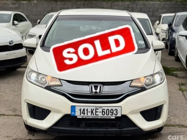 Honda Fit Hatchback, Petrol Hybrid, 2014, White