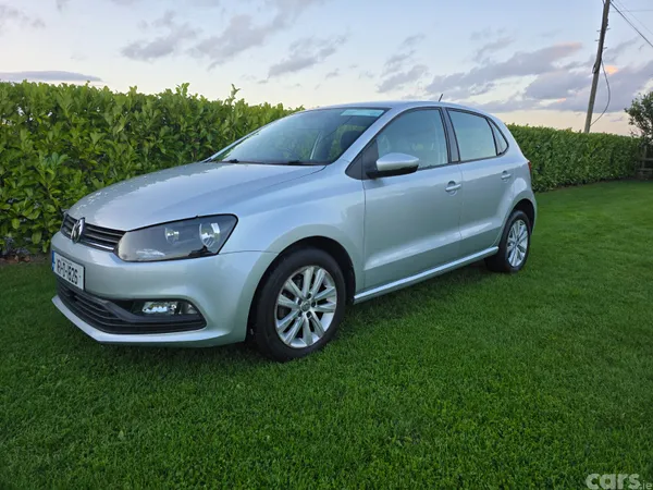 Volkswagen Polo Hatchback, Petrol, 2016, Silver
