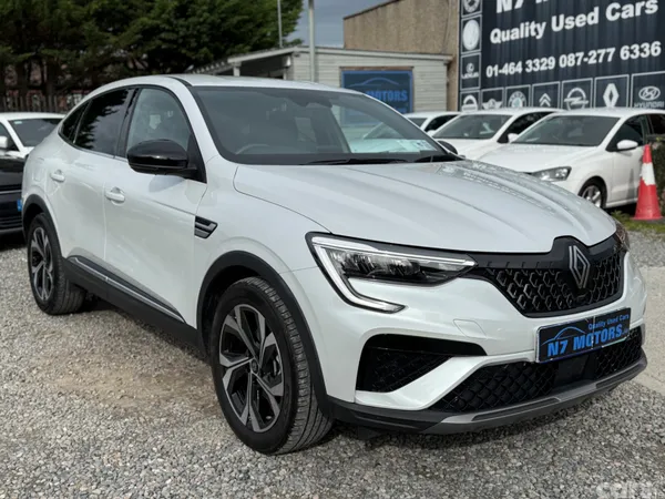 Renault Arkana Hatchback, Petrol Hybrid, 2025, White