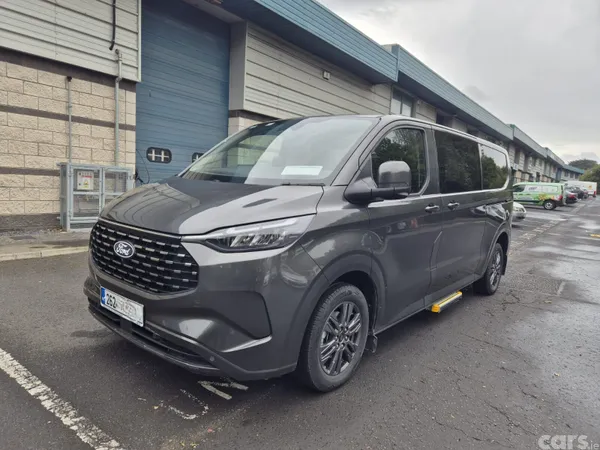 Ford Tourneo Custom Van, Petrol Plug-in Hybrid, 2026, Grey