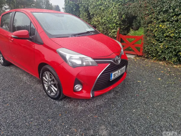 Toyota Yaris Hatchback, Petrol, 2016, Red